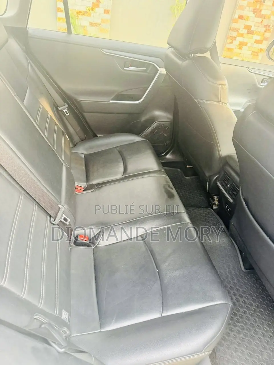 Toyota RAV4 XLE 2021 Blanc