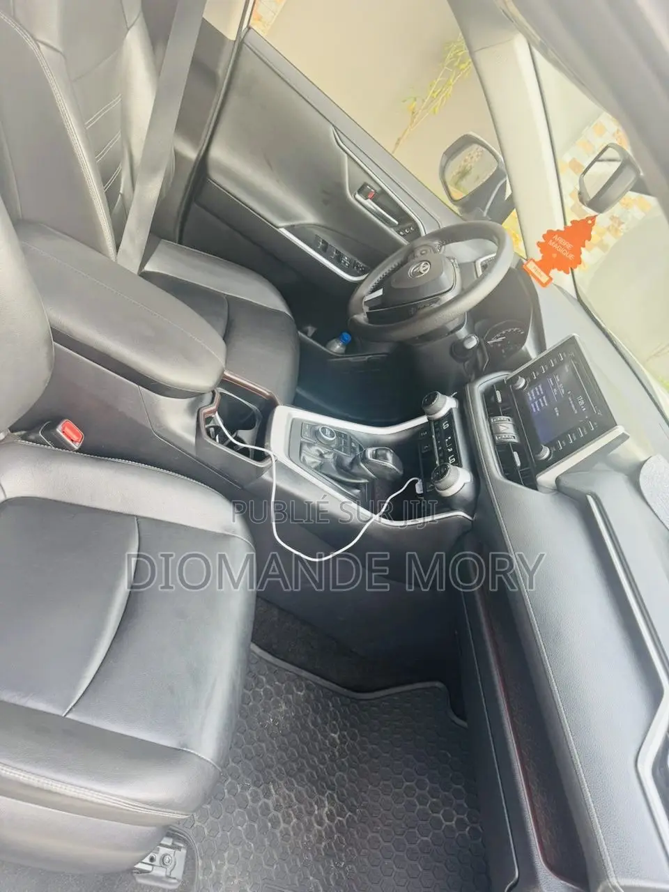 Toyota RAV4 XLE 2021 Blanc