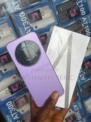 Photo - New Tecno Phantom V Flip 5G 256 GB Violet