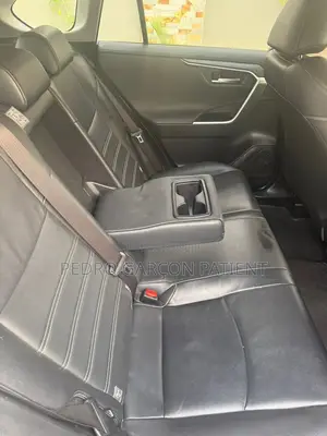 Toyota RAV4 2021 Blanc