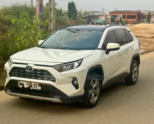 Toyota RAV4 2021 Blanc