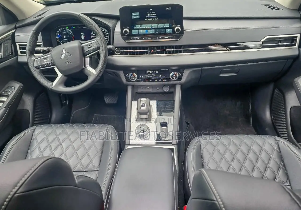 Mitsubishi Outlander 2025 Noir