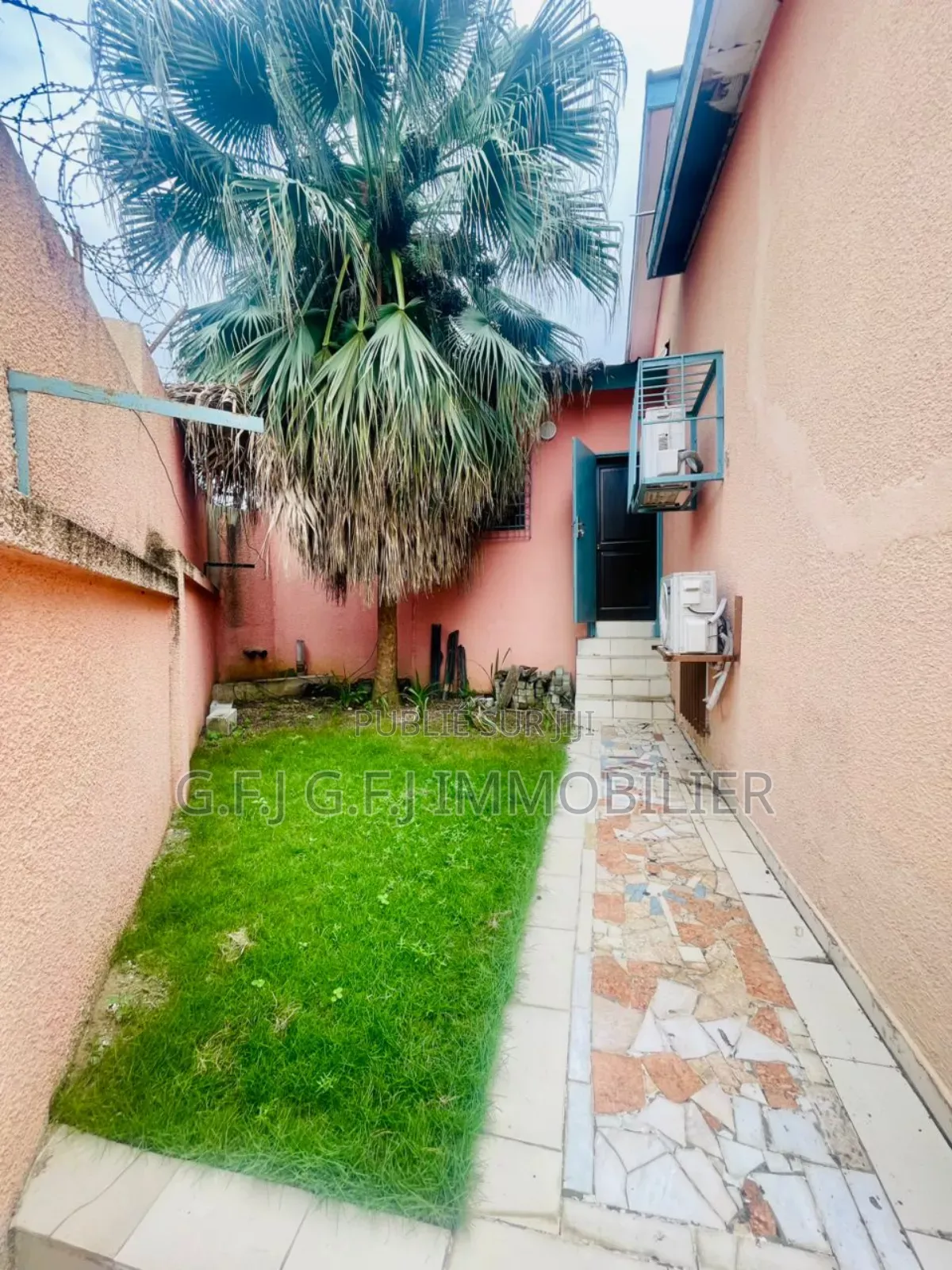 5chbre Duplex dans G.F.J Immobilier, Cocody à Vendre