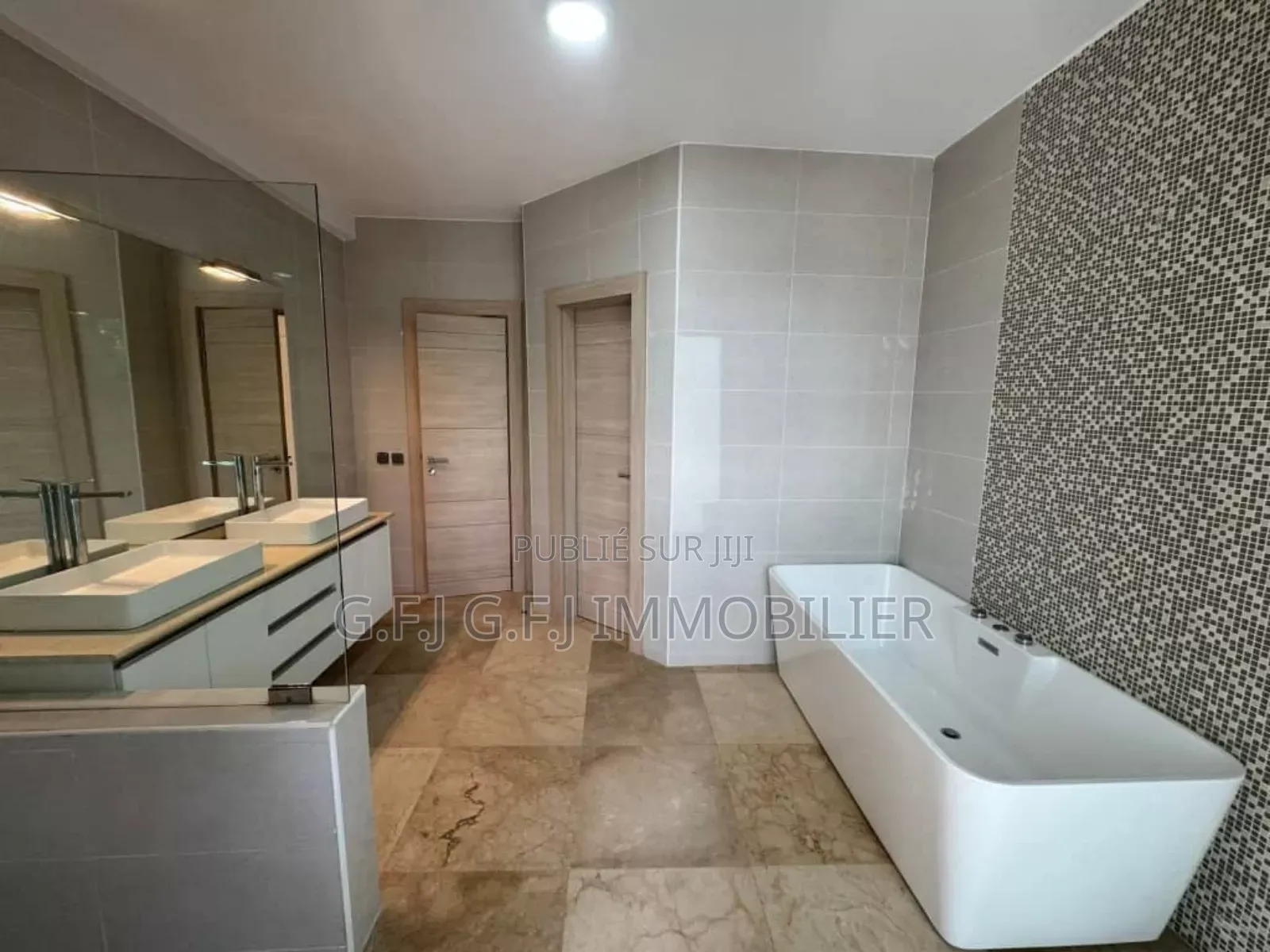 5chbre Duplex dans G.F.J Immobilier, Cocody à Vendre