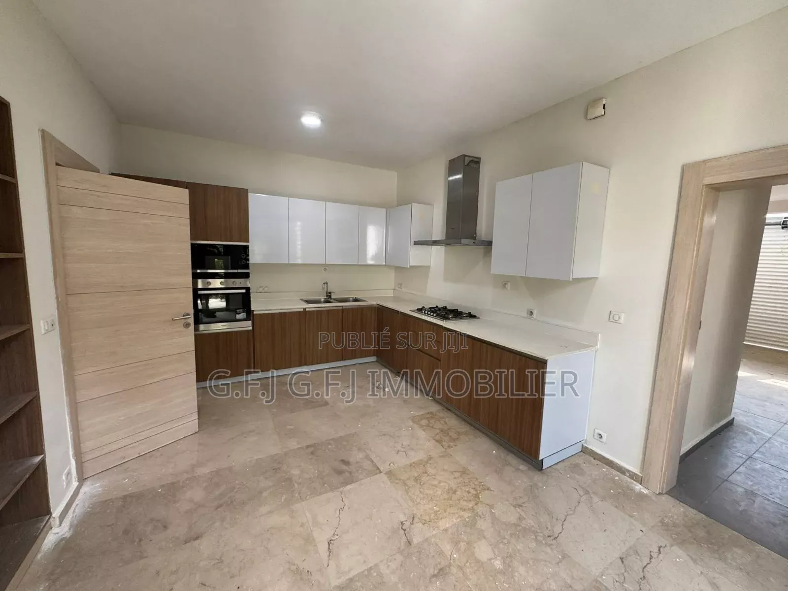 5chbre Duplex dans G.F.J Immobilier, Cocody à Vendre