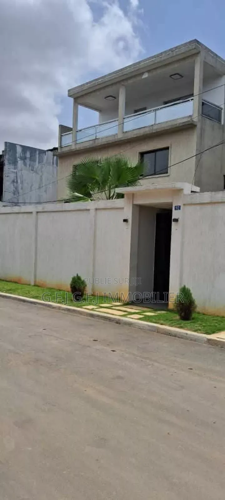 7chbre Duplex dans G.F.J Immobilier, Cocody à Louer