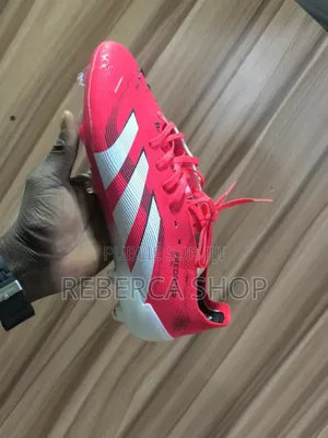 Photo - Crampons Adidas