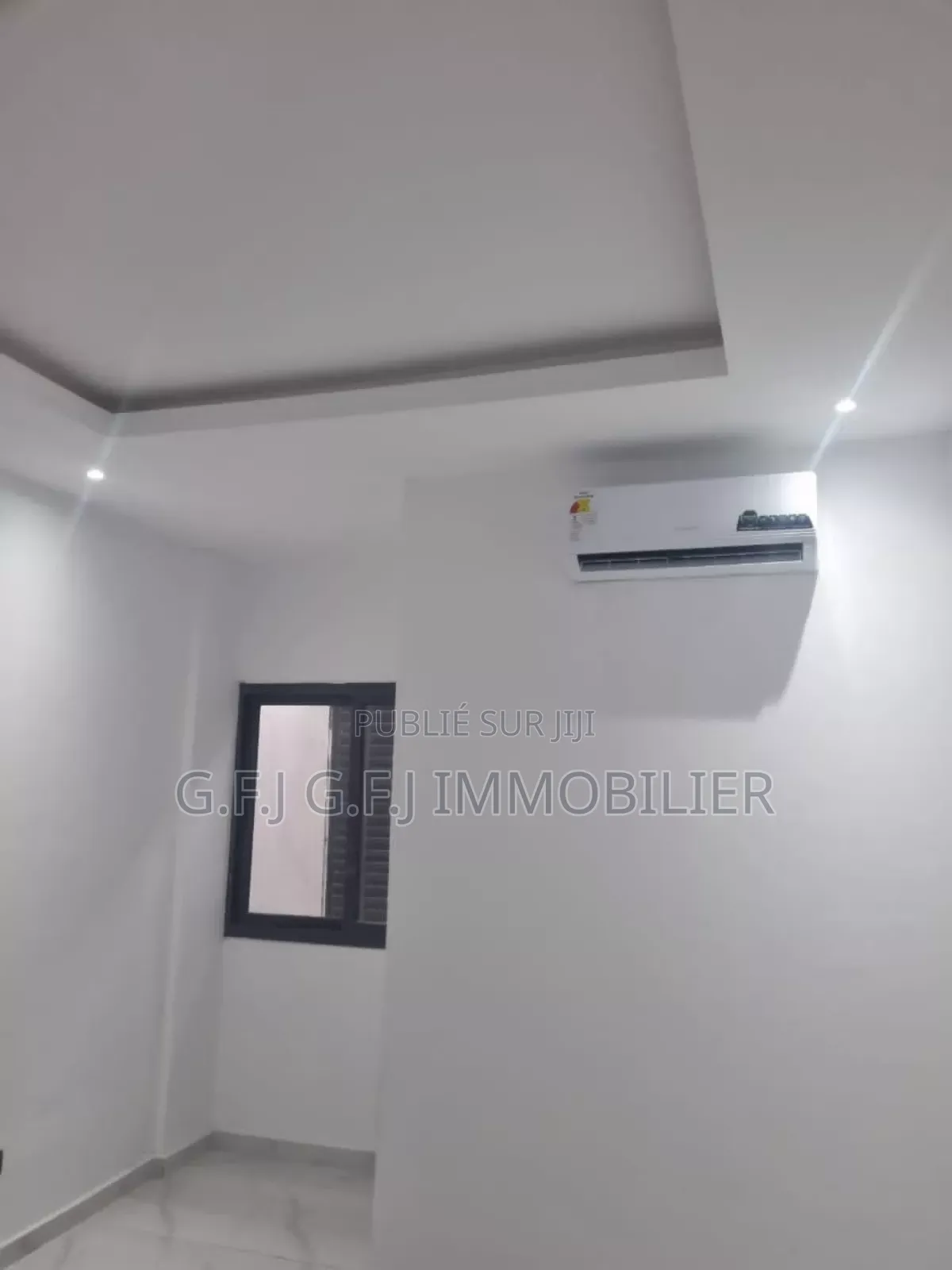 3chbre Appartement dans G.F.J Immobilier, Cocody à Louer