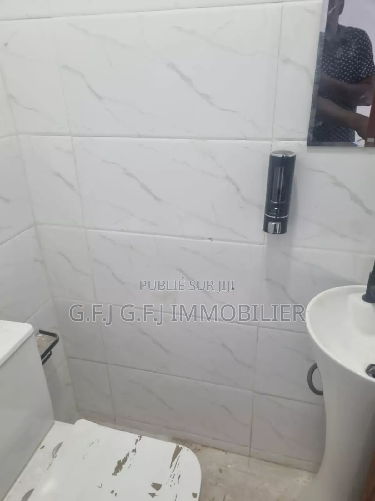 3chbre Appartement dans G.F.J Immobilier, Cocody à Louer