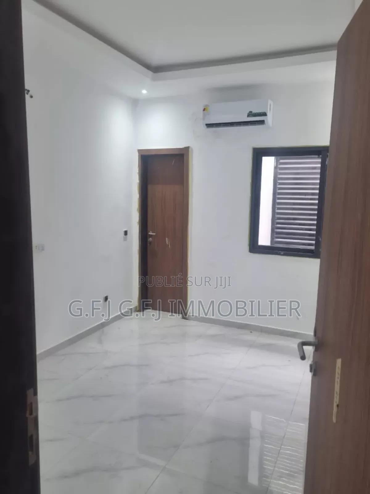 3chbre Appartement dans G.F.J Immobilier, Cocody à Louer