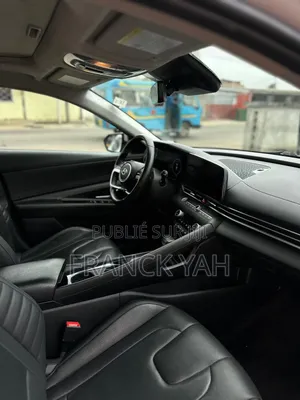 Hyundai Elantra 2021 Argenté