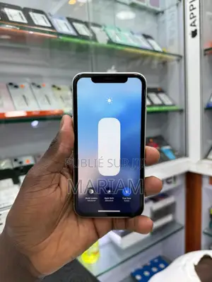 Photo - New Pomme iPhone XR 64 GB Autre