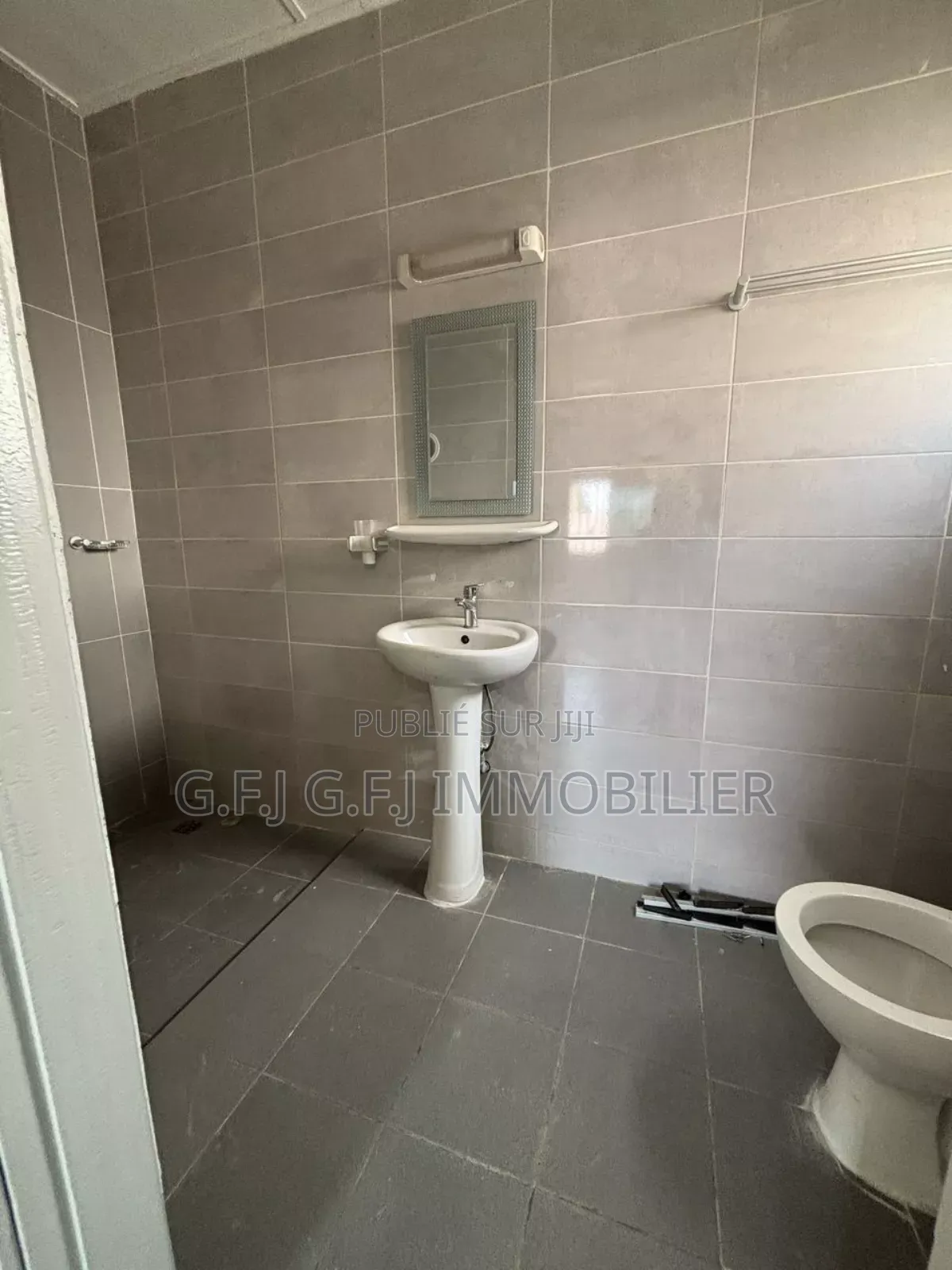 3chbre Duplex dans G.F.J Immobilier, Cocody à Vendre