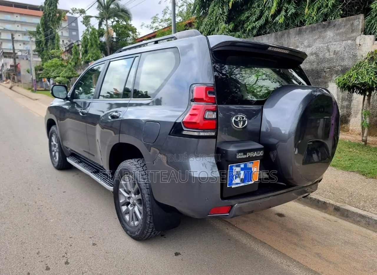 Toyota Land Cruiser Prado 2.7 2020 Gris