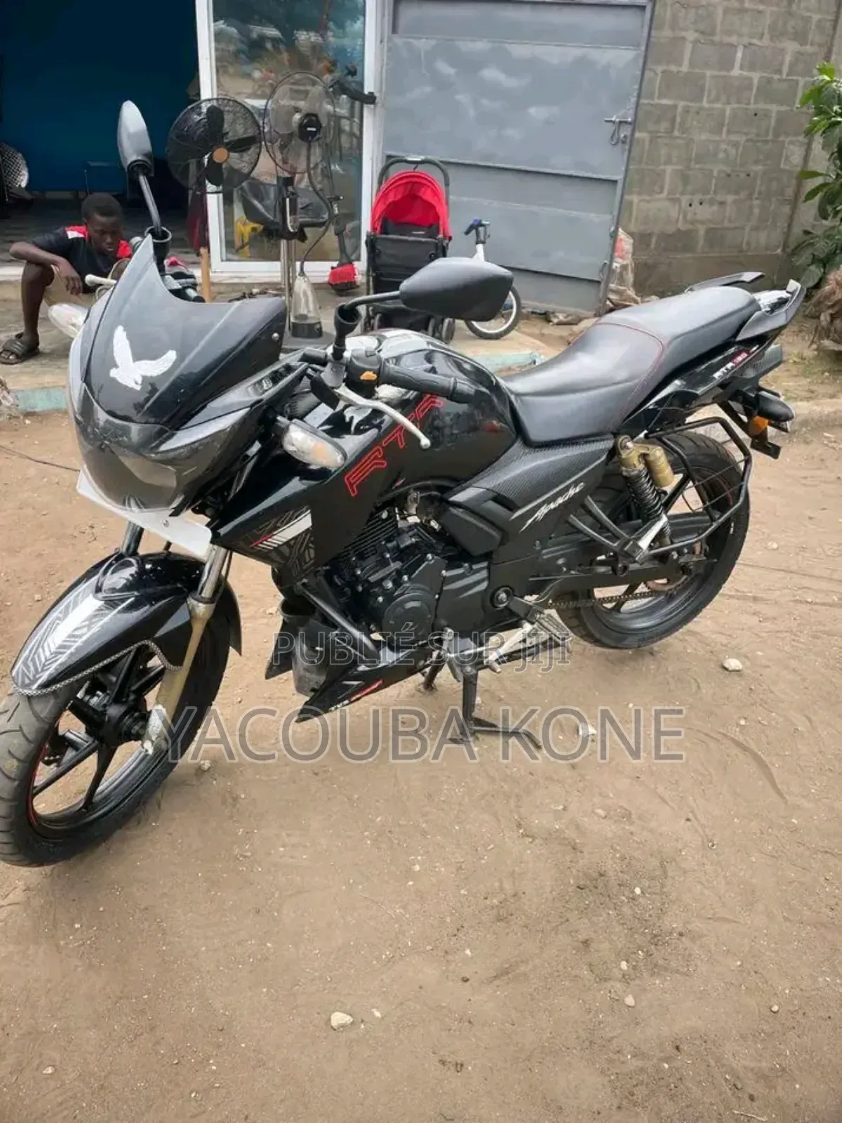 Neuf TVS Apache 180 RTR 2022 Noir