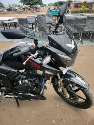 Neuf TVS Apache 180 RTR 2022 Noir