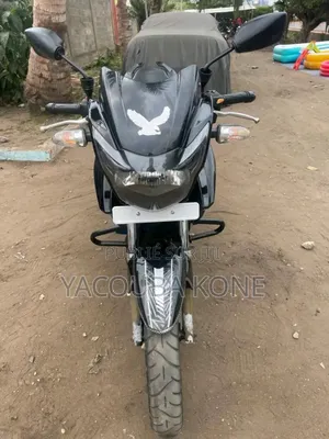 Neuf TVS Apache 180 RTR 2022 Noir