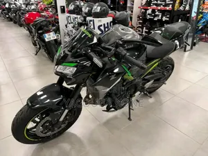 Neuf Kawasaki Z900 2020 Noir