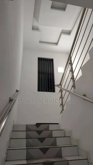 Furnished 6chbre Duplex dans Ismaël Coulibaly, Bingerville à Louer