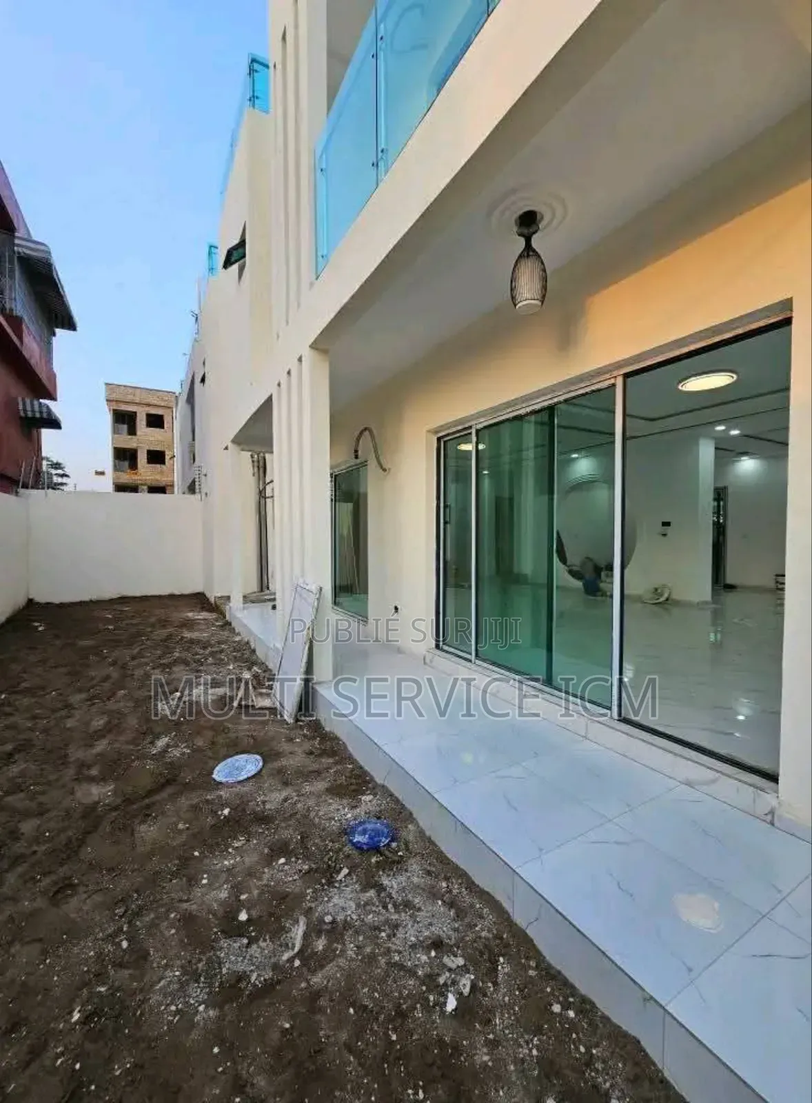 Furnished 6chbre Duplex dans Ismaël Coulibaly, Bingerville à Louer