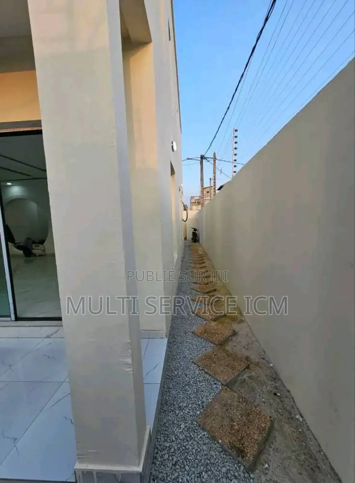 Furnished 6chbre Duplex dans Ismaël Coulibaly, Bingerville à Louer