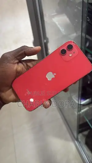 Photo - Apple iPhone 12 64 GB Rouge