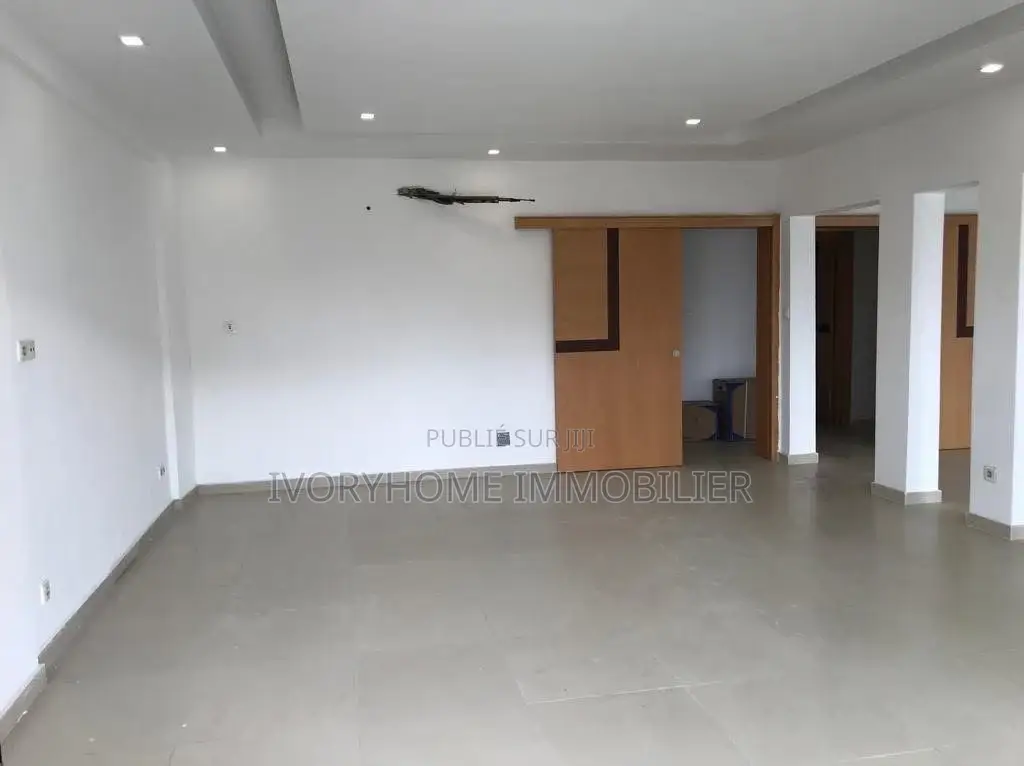 4chbre Appartement dans Cocody à Louer