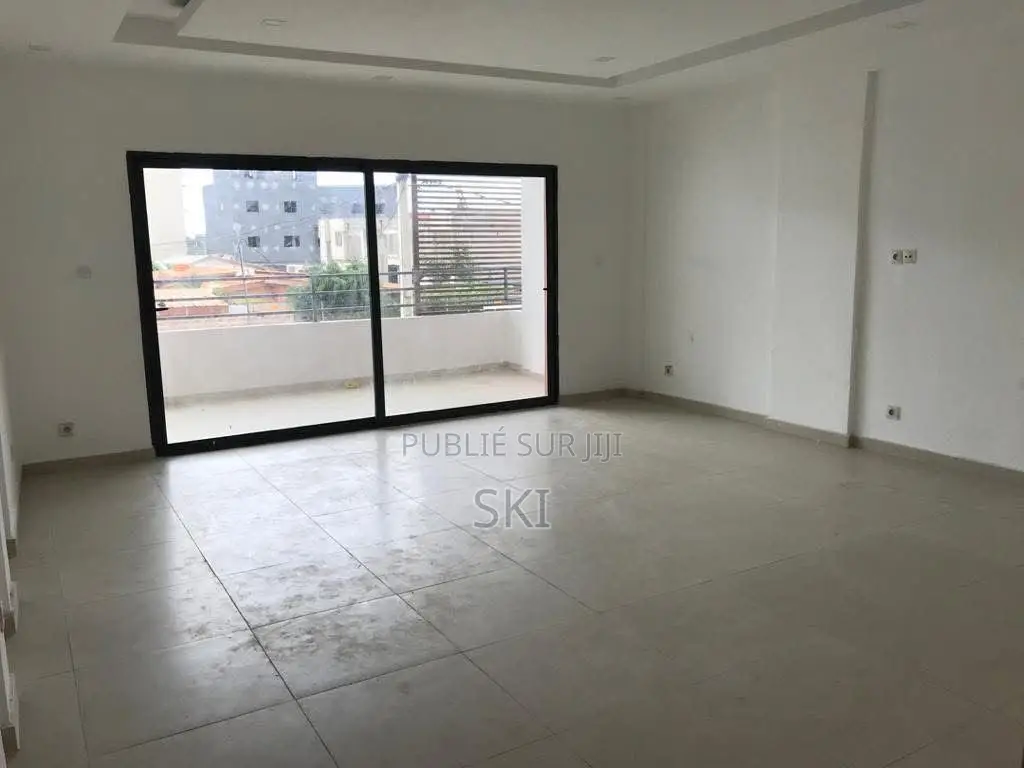 4chbre Appartement dans Cocody à Louer