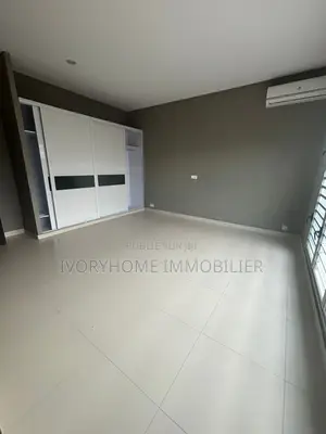4chbre Appartement dans Cocody à Louer