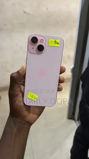 Photo - Apple iPhone 15 128 GB Rose
