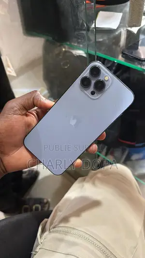 Photo - Apple iPhone 13 Pro Max 128 GB Bleu