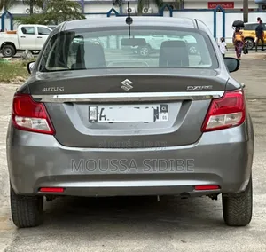 Suzuki Dzire 2024 Gris