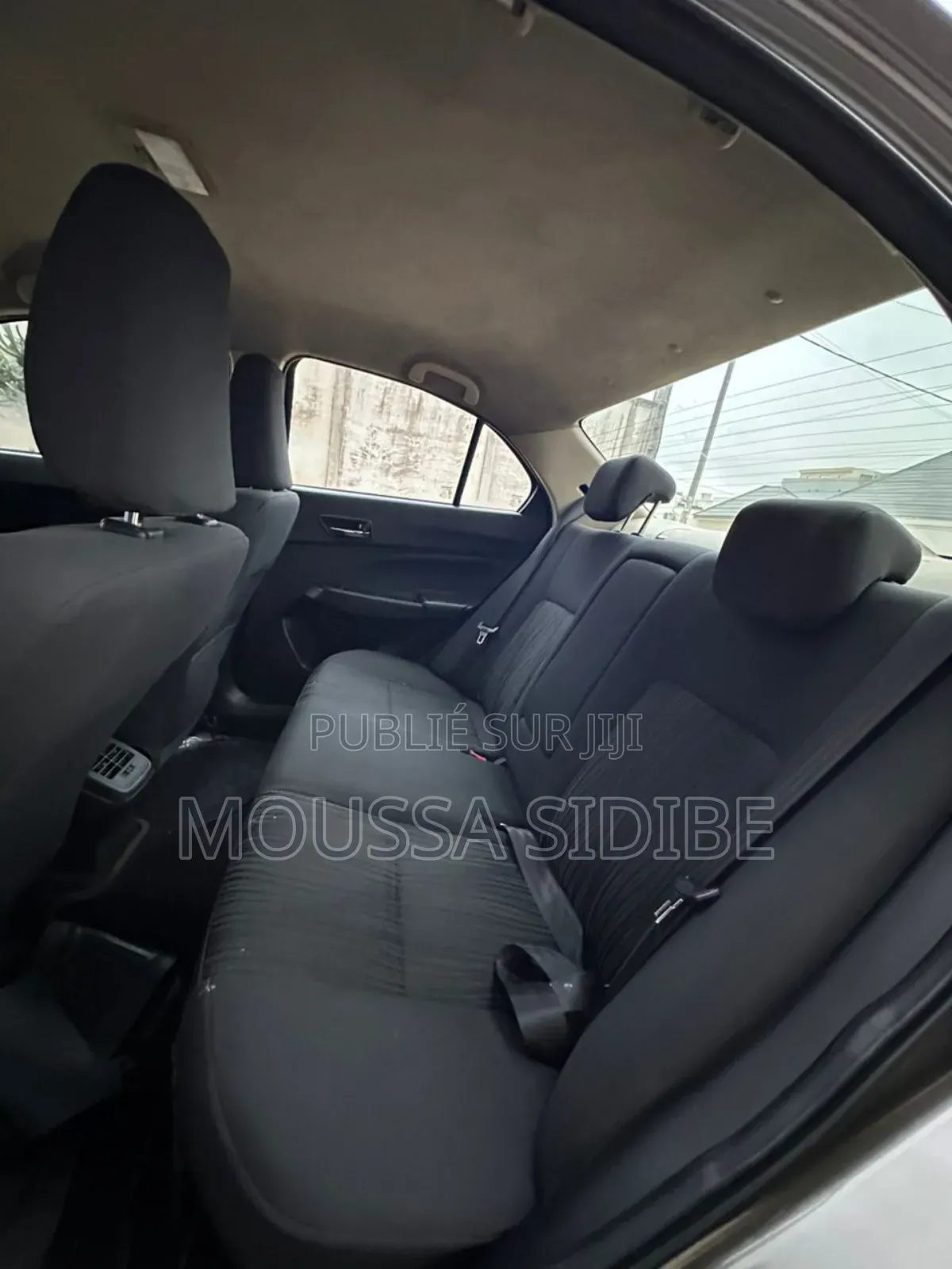 Suzuki Dzire 2024 Gris