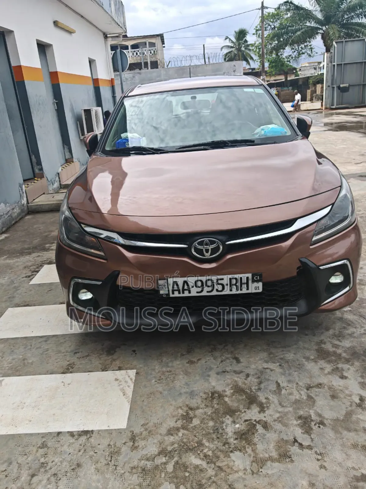 Toyota Starlet 2023 Marron