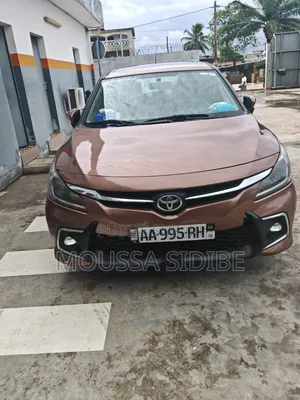 Photo - Toyota Starlet 2023 Marron