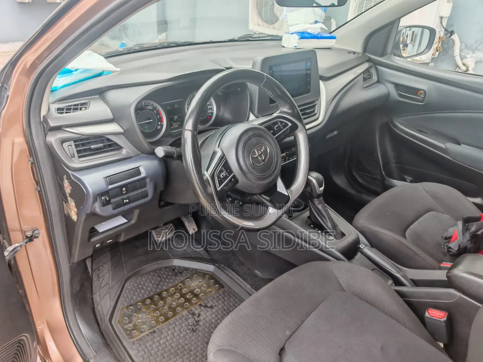 Toyota Starlet 2023 Marron