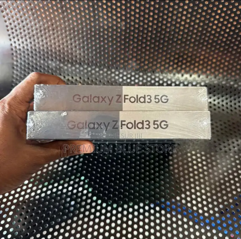Neuf Samsung Galaxy Z Fold3 5G 256 GB Autre