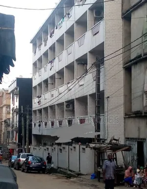 Photo - 20chbre Blocs d'appartements dans Zié Multi-Service, Yopougon à Vendre