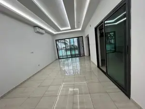 4chbre Appartement dans Building House, Deux Plateaux à Louer