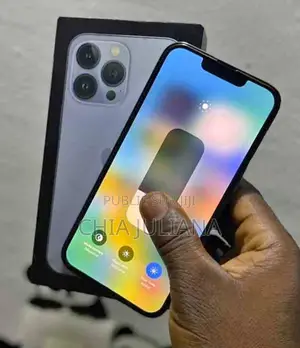 Photo - New Pomme iPhone 13 Pro 128 GB Bleu