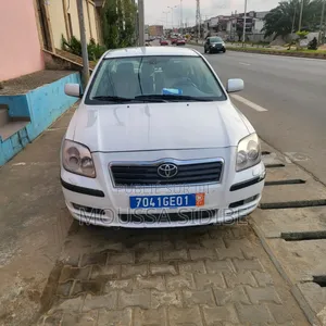 Photo - Toyota Avensis 2005 Blanc
