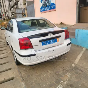 Toyota Avensis 2005 Blanc