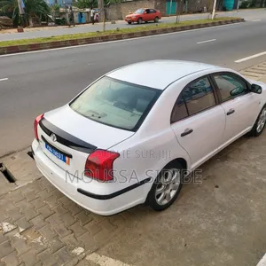 Toyota Avensis 2005 Blanc