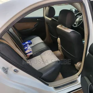 Toyota Avensis 2005 Blanc