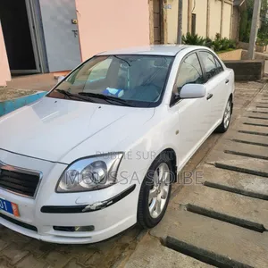 Toyota Avensis 2005 Blanc