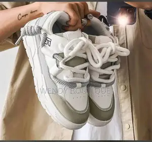 Chaussures Unisexe ( Élégance Pur Qualité)