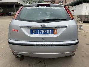 Ford Focus 2.0 D 2002 Gris