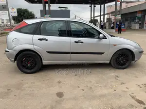 Ford Focus 2.0 D 2002 Gris
