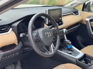 Toyota RAV4 Limited 2021 Blanc
