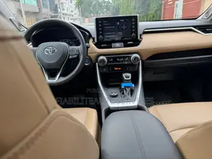 Toyota RAV4 Limited 2021 Blanc